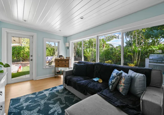 4th image of 106 Windsor Rd E, Jupiter, FL 33469 | MLS# R11166066