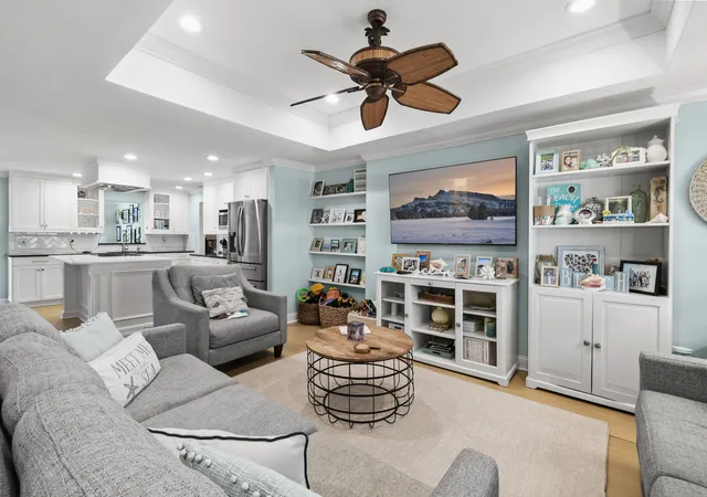 5th image of 106 Windsor Rd E, Jupiter, FL 33469 | MLS# R11166066