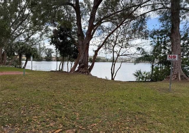 Homes for sale in Hialeah Gardens, FL | 10090 Nw 80th Court, Hialeah Gardens, FL 33016 | Houzeo