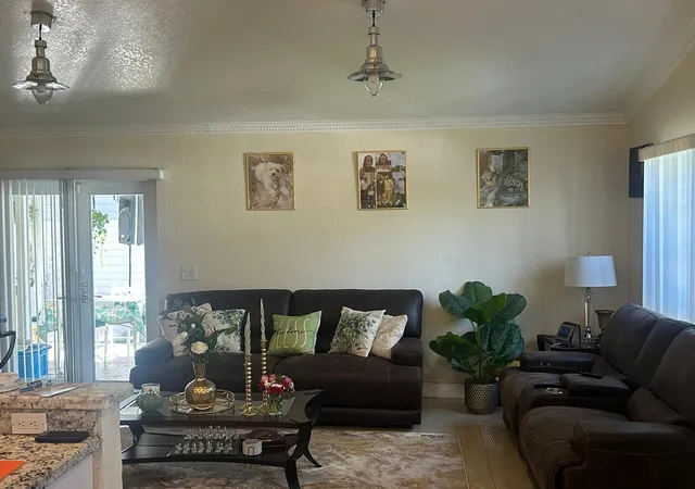 3rd image of 1281 Sw 85Th Ave, Pembroke Pines, FL 33025 | MLS# F10554533