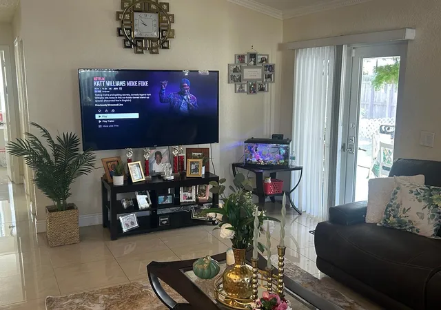 4th image of 1281 Sw 85Th Ave, Pembroke Pines, FL 33025 | MLS# F10554533