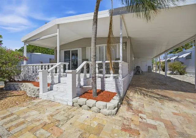 3rd image of 2605 E Marina Dr, Fort Lauderdale, FL 33312 | MLS# A11969761