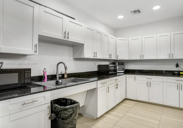 Homes for sale in Pompano Beach, FL | 2681 S Course Dr #209, Pompano Beach, FL 33069 | MLS# A11970497