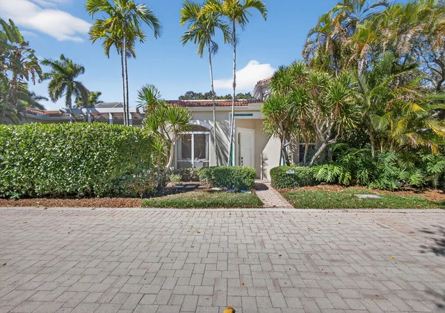 Photo 2 of Townhouse for sale at 7671 Dahlia Ct, West Palm Beach, FL 33412 | MLS# R11166270 | Listing updated on 2026-10-03
