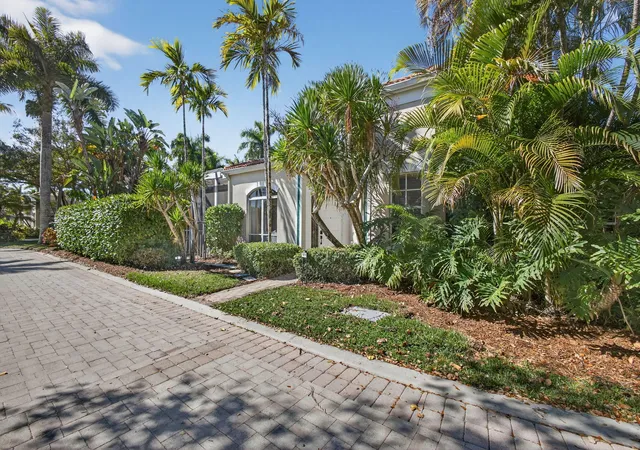 Photo 3 of Townhouse for sale at 7671 Dahlia Ct, West Palm Beach, FL 33412 | MLS# R11166270 | Listing updated on 2026-10-03