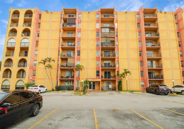 2nd image of 4717 Nw 7Th St #604-10, Miami, FL 33126 | MLS# A11971297