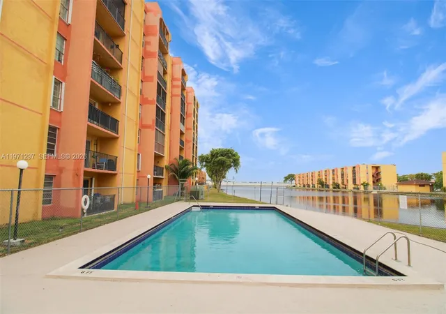 3rd image of 4717 Nw 7Th St #604-10, Miami, FL 33126 | MLS# A11971297