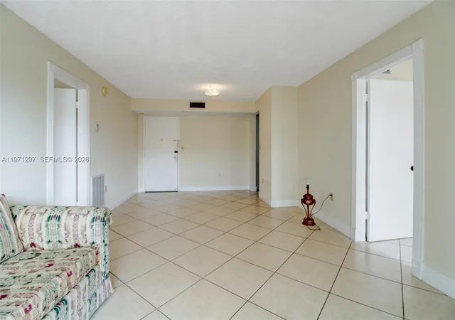 5th image of 4717 Nw 7Th St #604-10, Miami, FL 33126 | MLS# A11971297