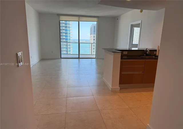 2nd image of 1060 Brickell Ave #3105, Miami, FL 33131 | MLS# A11971132