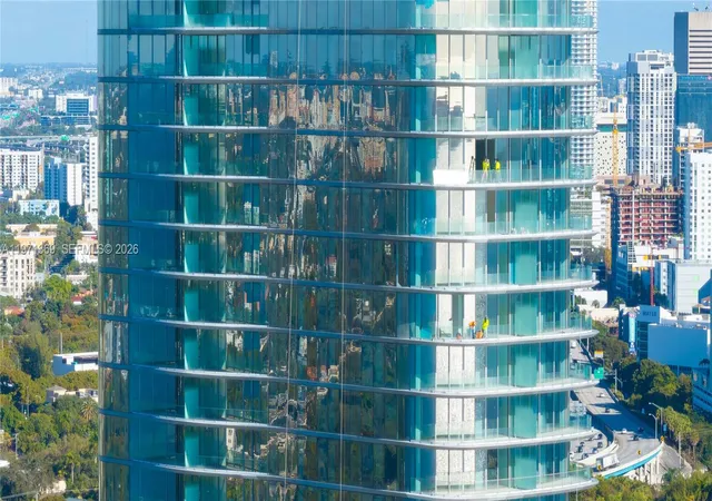 4th image of 175 Se 25 Rd #2802, Miami, FL 33129 | MLS# A11971369