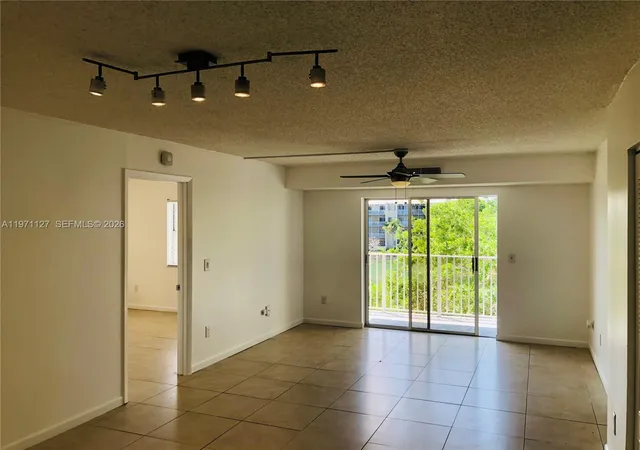 Homes for sale in Miami, FL | 8260 Sw 210Th St, Miami, FL 33189