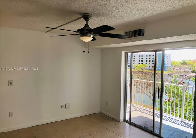 Homes for sale in Miami, FL | 8260 Sw 210Th St, Miami, FL 33189