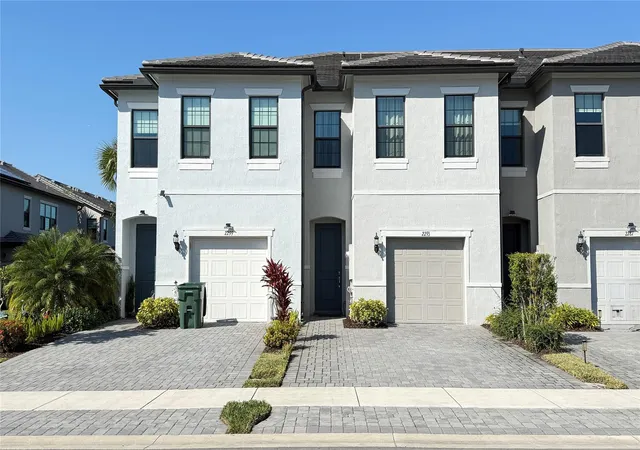 Photo 2 of Townhouse for sale at 2293 S Appleton Cir, Fort Lauderdale, FL | MLS# F10554665 | Listing updated on 2026-10-06