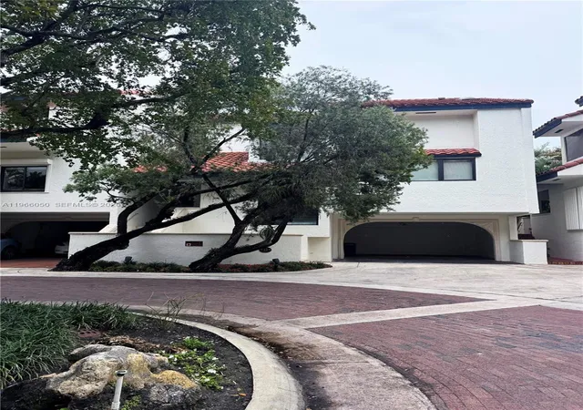 Homes for sale in Miami, FL | 2000 S Bayshore Dr #13, Miami, FL 33133 | MLS# A11966050