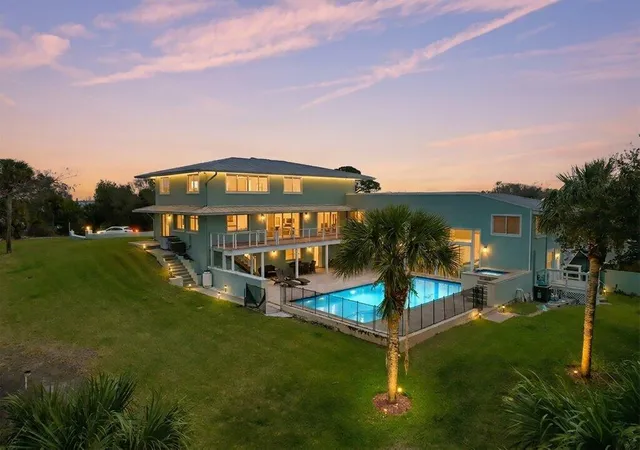 Photo 2 of Single family home for sale at 3712 E Mockingbird Hl, Jensen Beach, FL 34957 | MLS# R11166403 | Listing updated on 2026-10-11