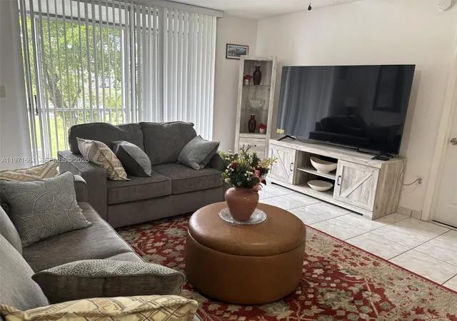 3rd image of 2903 Point East Dr #K207, Aventura, FL 33160 | MLS# A11971661