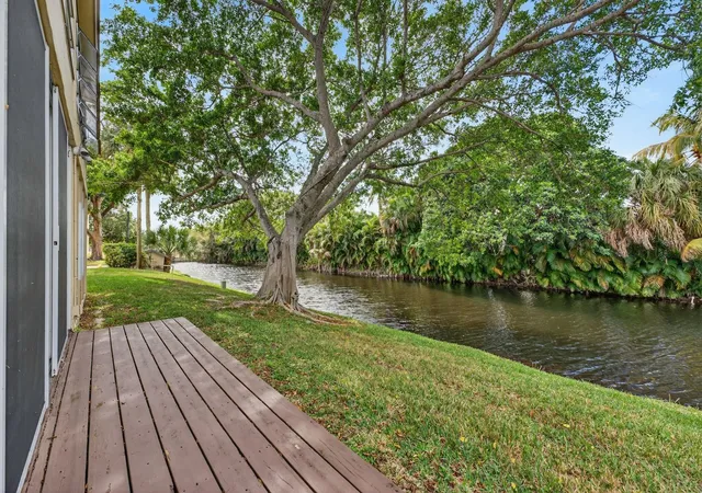 Listing Photo 3 - Condo for sale in building located at 101 Nw 76Th Ave, Margate, FL 33063 - Unit #102