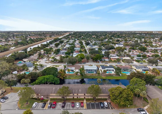 Listing Photo 5 - Condo for sale in building located at 101 Nw 76Th Ave, Margate, FL 33063 - Unit #102
