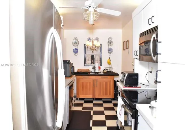 5th image of 1300 Saint Charles Pl #617, Pembroke Pines, FL 33026 | MLS# A11971051