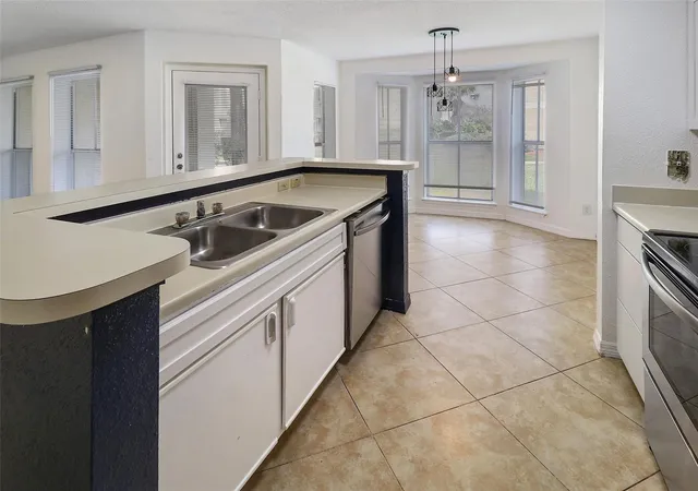 Photo 4 of Condo for sale at 777 Riverside Dr #1516, Coral Springs, FL 33071 | MLS# F10554370 | Listing updated on 2026-09-23