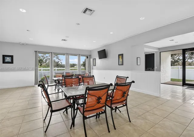 2nd image of 3300 W Rolling Hls Cir, Davie, FL 33328