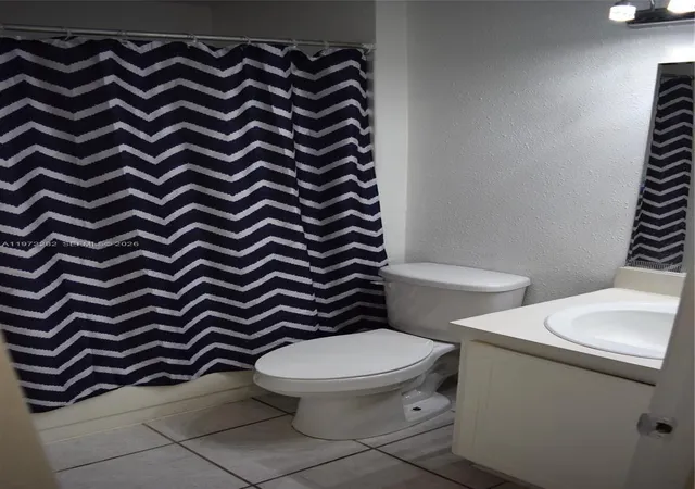 4th image of 2391 Nw 96Th Ter #19M, Pembroke Pines, FL 33024 | MLS# A11972282