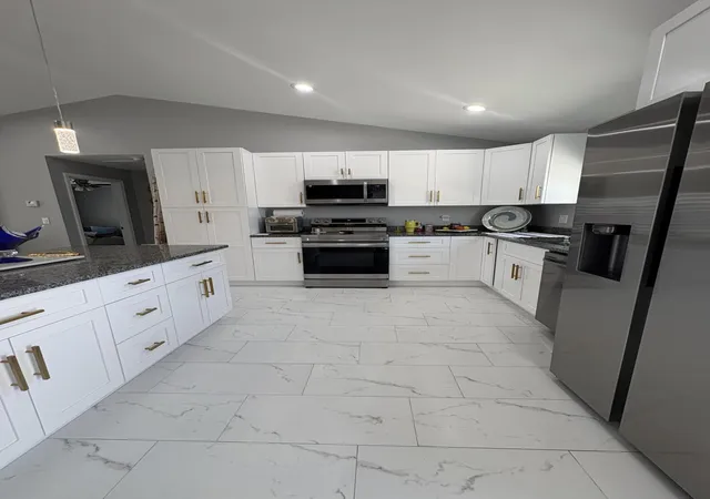4th image of 9019 S Castle Cir, Labelle, FL 33935 | MLS# R11166833