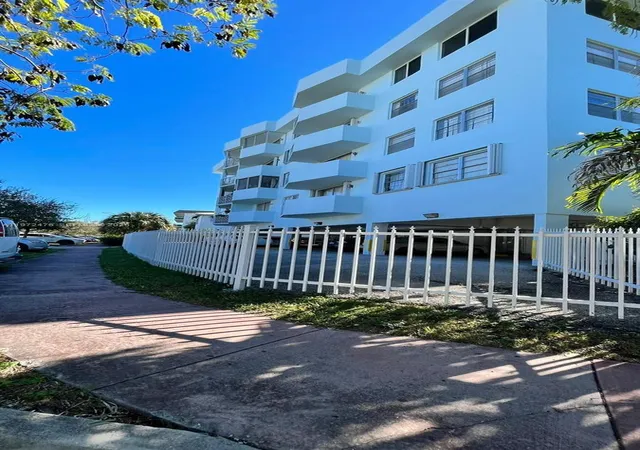 Homes for sale in Miami Beach, FL | 1990 Marseille Drive, Miami Beach, FL 33141 | Houzeo