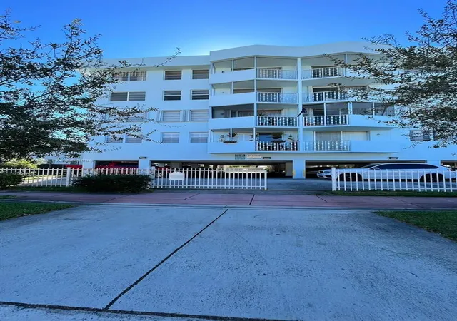 Homes for sale in Miami Beach, FL | 1990 Marseille Dr #407, Miami Beach, FL 33141 | MLS# A11972476