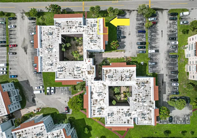 2nd image of 2850 Somerset Dr #307L, Lauderdale Lakes, FL 33311 | MLS# F10552648