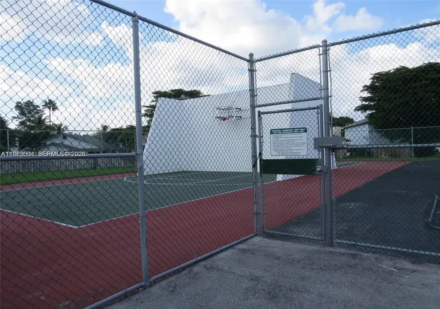 16th image of 216 Lakeside Cir, Sunrise, FL 33326 | MLS# A11972604