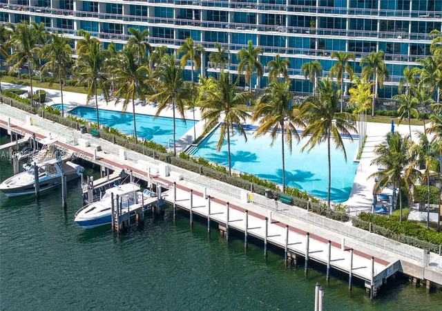 3rd image of 2950 Ne 188Th St #534, Miami, FL 33180 | MLS# A11972672
