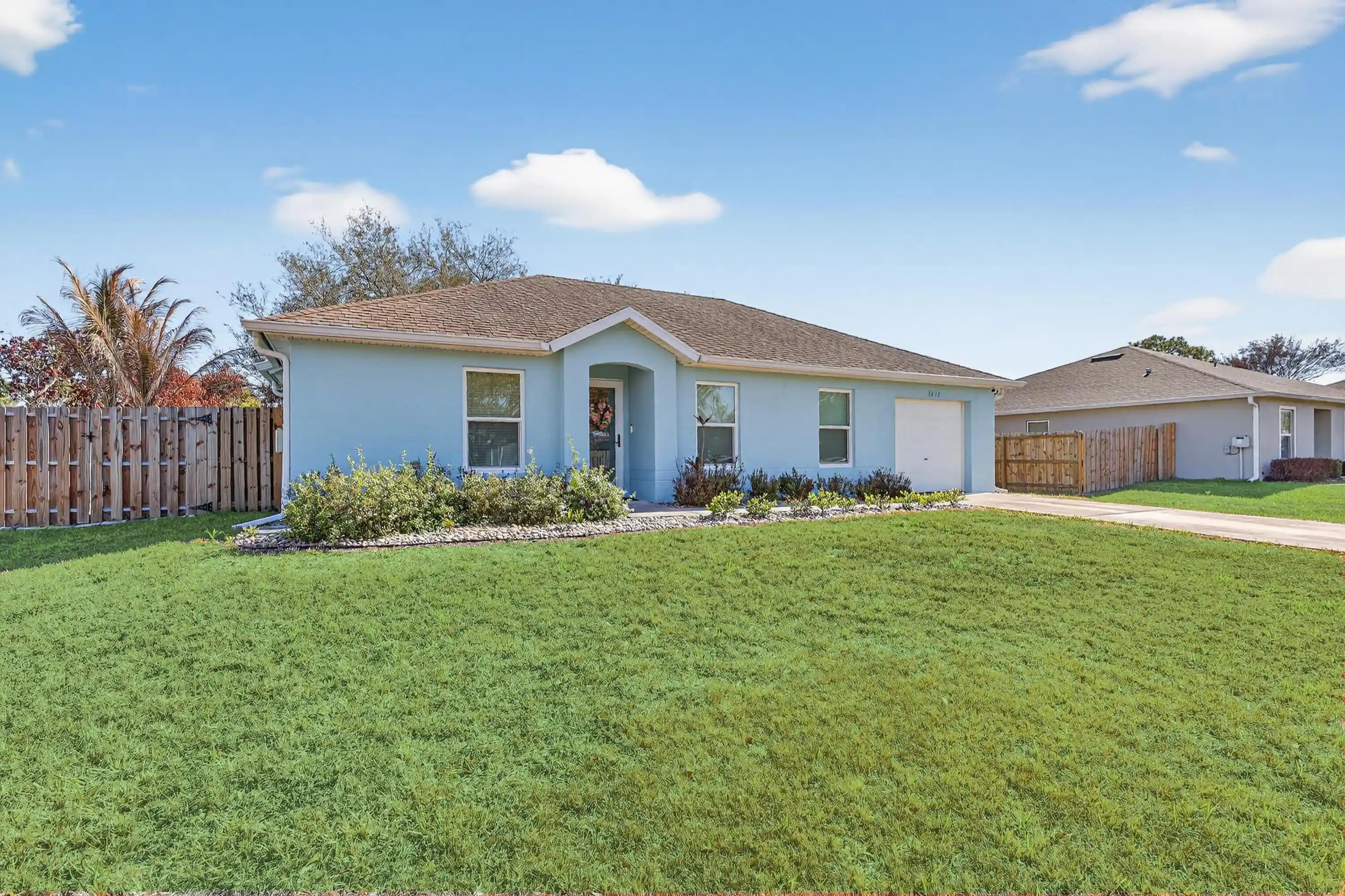 Photo 1 of Single family home for sale at 1011 Se Euclid Ln, Port Saint Lucie, FL 34983 | MLS# R11166933 | Listing updated on 2026-10-29