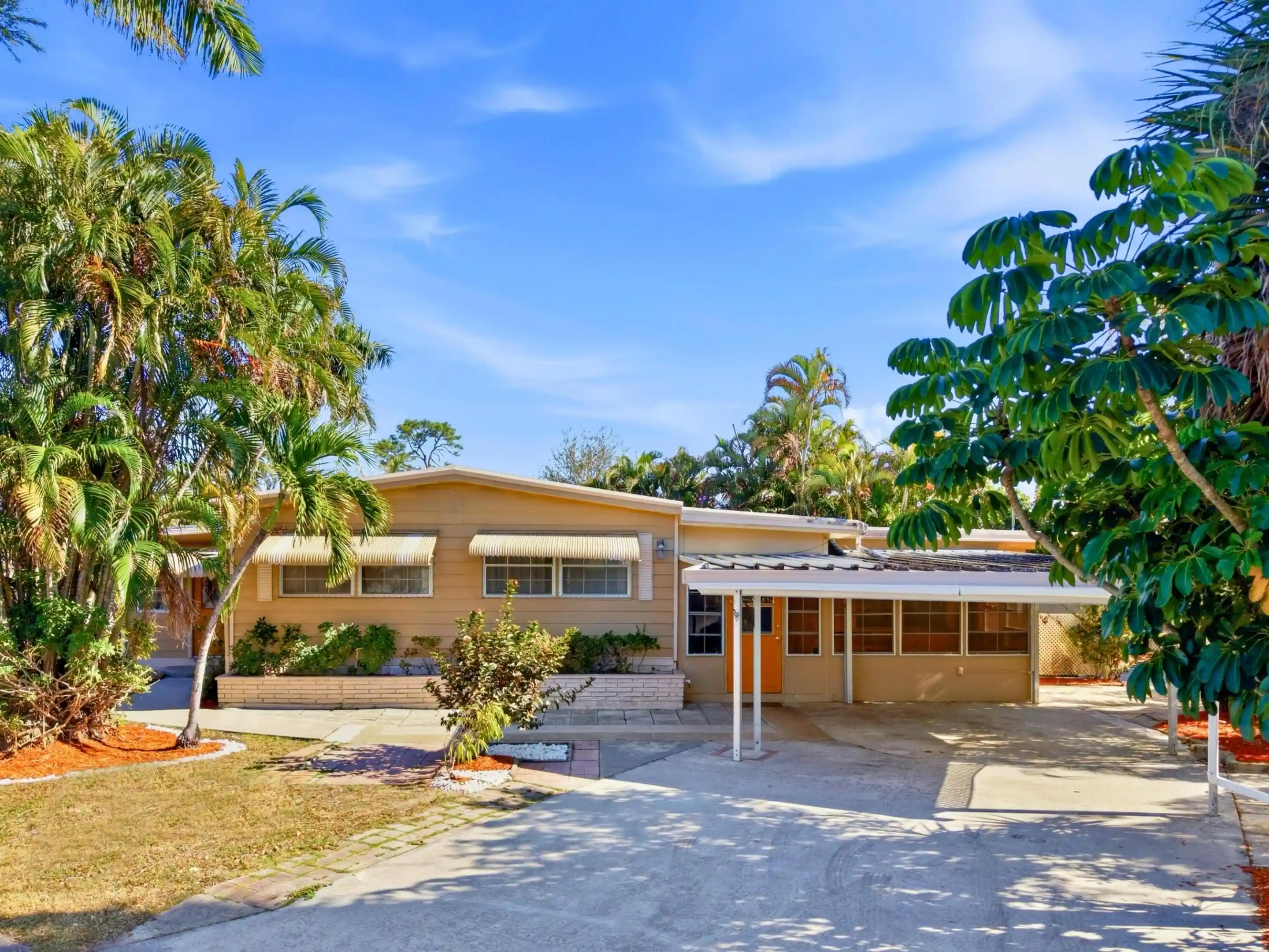 Photo 1 of Manufactured home for sale at 8903 Oak St, Boynton Beach, FL 33436 | MLS# R11166994 | Listing updated on 2026-10-21