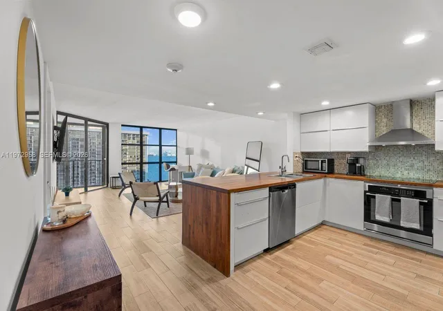 4th image of 1925 NE Brickell Ave, Miami, FL 33129