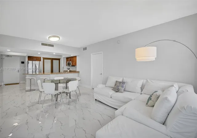 2nd image of 20000 E Country Club Dr #714, Miami, FL 33180 | MLS# A11972889