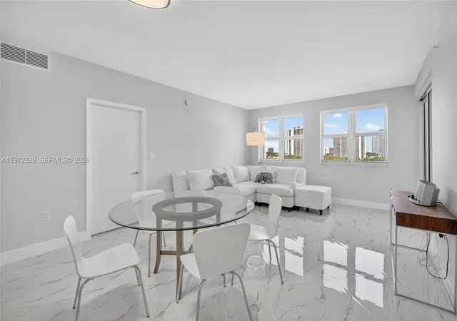 5th image of 20000 E Country Club Dr #714, Miami, FL 33180 | MLS# A11972889