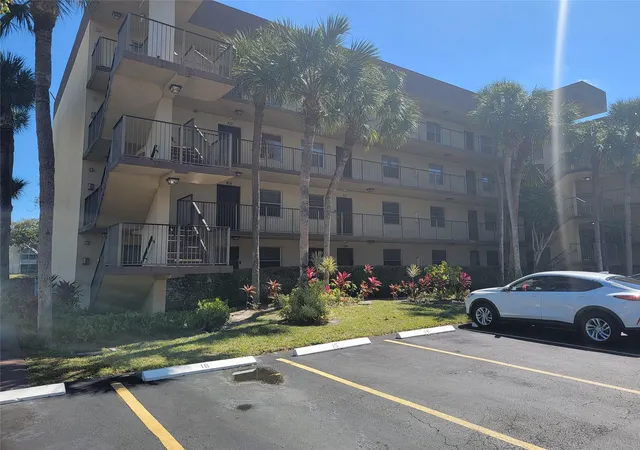 Photo 2 of Condo for sale at 3121 Nw 47th Terrace #403, Lauderdale Lakes, FL 33319 | MLS# F10554721 | Listing updated on 2026-09-26