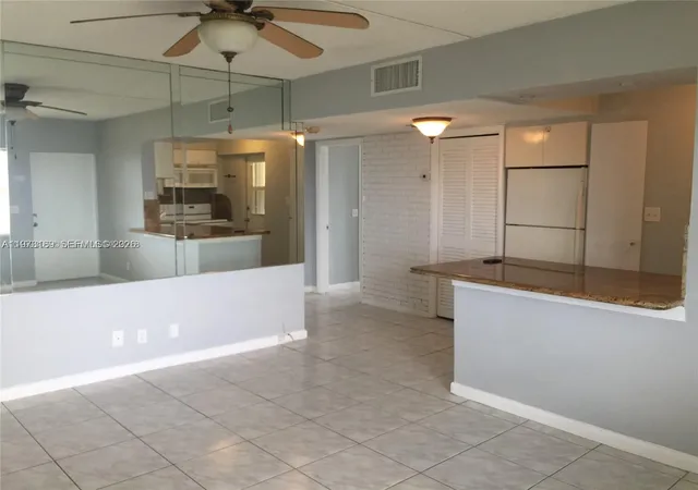 4th image of 901 S Surf Rd #402, Hollywood, FL 33019 | MLS# A11973189