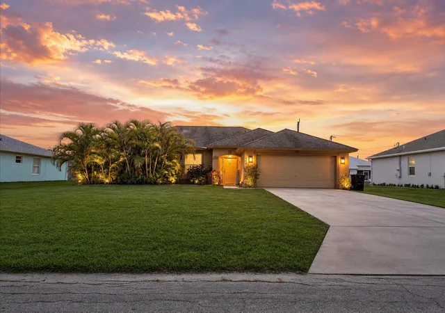 Homes for sale in Port St Lucie, FL | 542 Sw Prater Ave, Port St Lucie, FL 34953 | MLS# R11167225