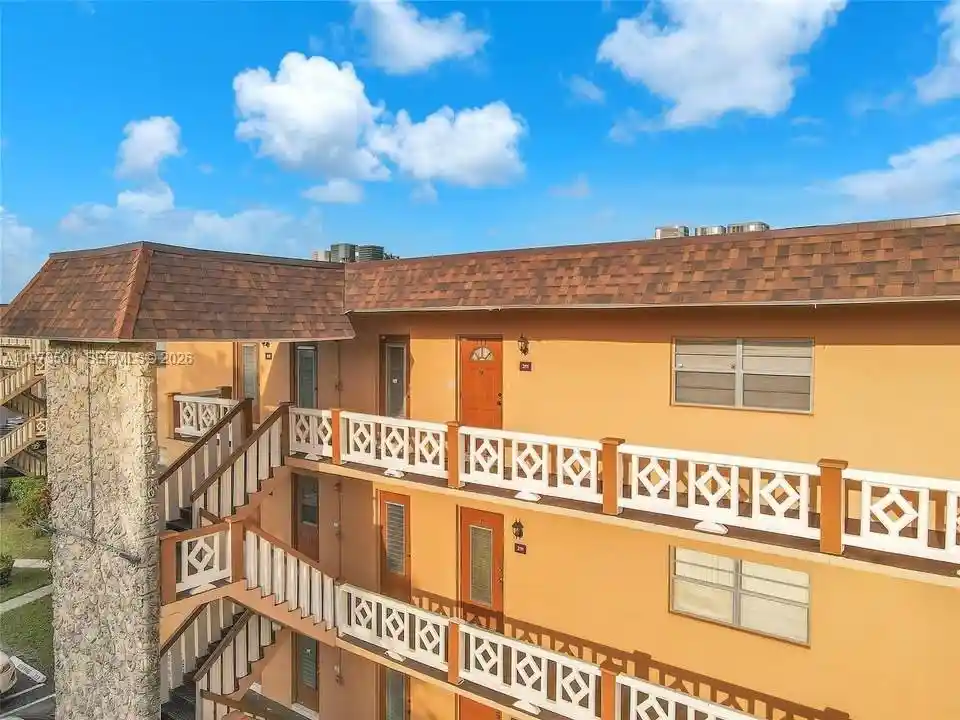 Condo for sale at 5021 W Oakland Park Blvd #104, Lauderdale Lakes, FL 33313 | MLS# A11973501