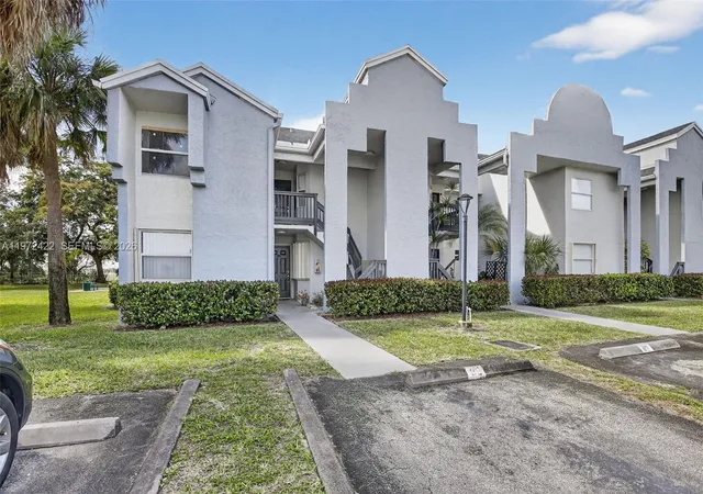 3rd image of 430 Sw 113Th Wy #430, Pembroke Pines, FL 33025 | MLS# A11972422
