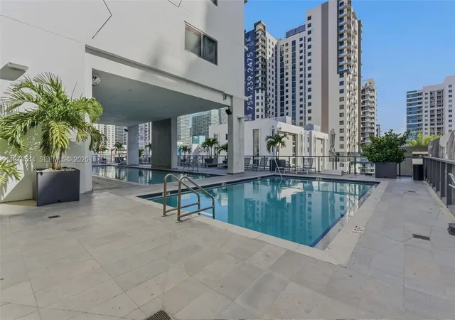 3rd image of 229 Sw 9Th St #407, Miami, FL 33130 | MLS# A11973544