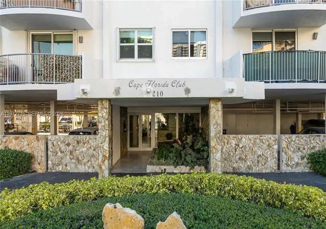 55th image of 210 Sea View Dr #207, Key Biscayne, FL 33149 | MLS# A11972715