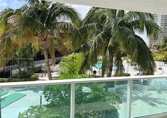 3rd image of 100 Bayview Dr #217, Sunny Isles Beach, FL 33160 | MLS# A11973572