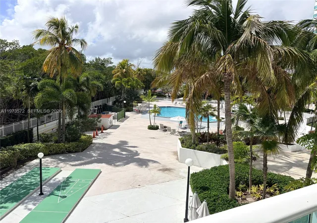 4th image of 100 Bayview Dr #217, Sunny Isles Beach, FL 33160 | MLS# A11973572