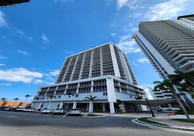 2nd image of 1720 Harrison St, Hollywood, FL 33020