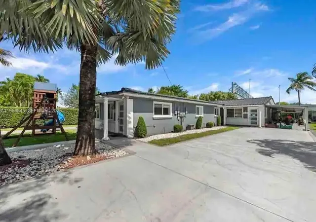 2nd image of 3008 Nw 13th St, Miami, FL 33125 | MLS# A11958845
