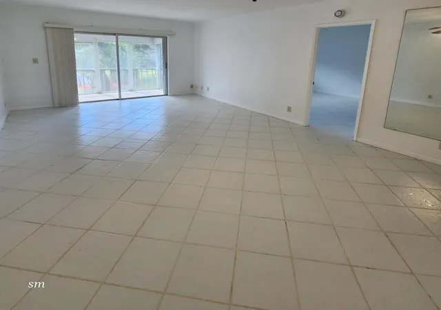 Photo 4 of Condo for sale at 4900 Washington St #309, Hollywood, FL 33021 | MLS# F10555314 | Listing updated on 2026-09-23