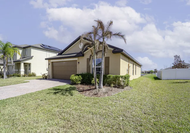 Photo 2 of Single family home for sale at 788 Worlington Ln, Fort Pierce, FL 34947 | MLS# R11167670 | Listing updated on 2026-09-24